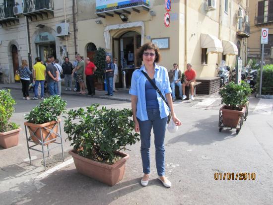 Al Caffe Di Di Valenziano Salvatore E Musotto Antonio