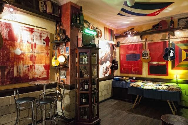 Qvivi Music Bar