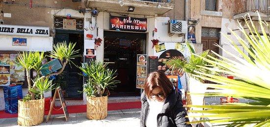 New Moon Panineria