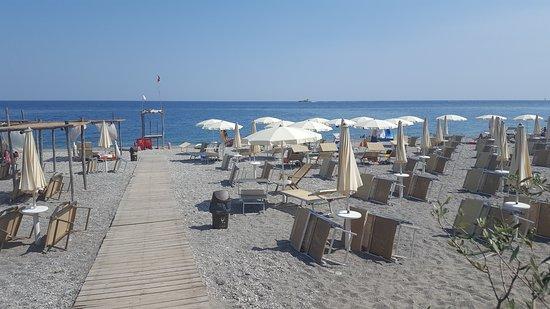 Lido Bounty Beach